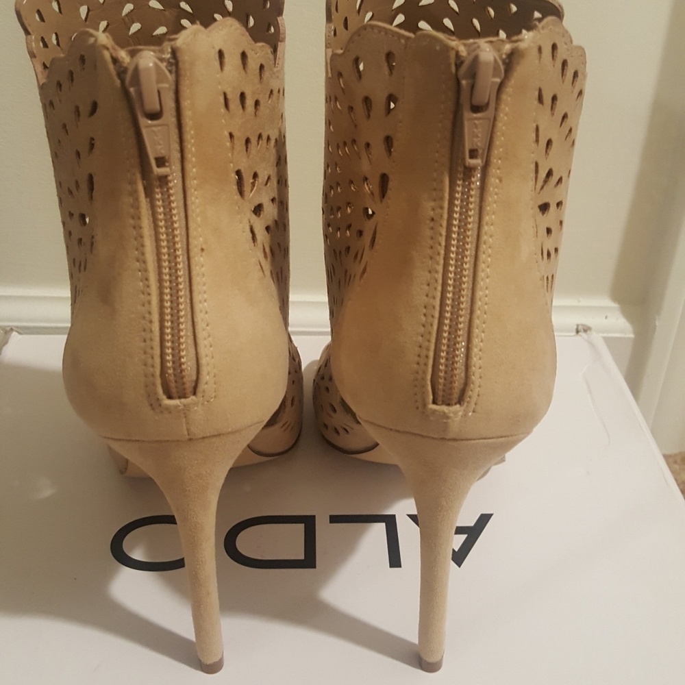 Aldo - Picture 2 of 3